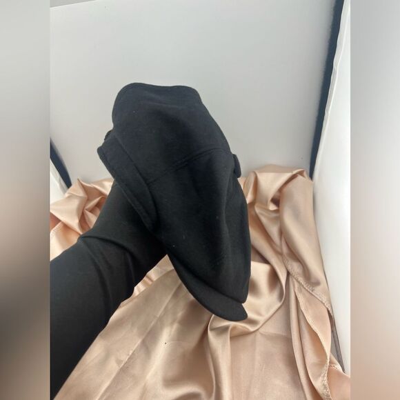 Classic Black Wool Newsboy Cap - Picture 6 of 9